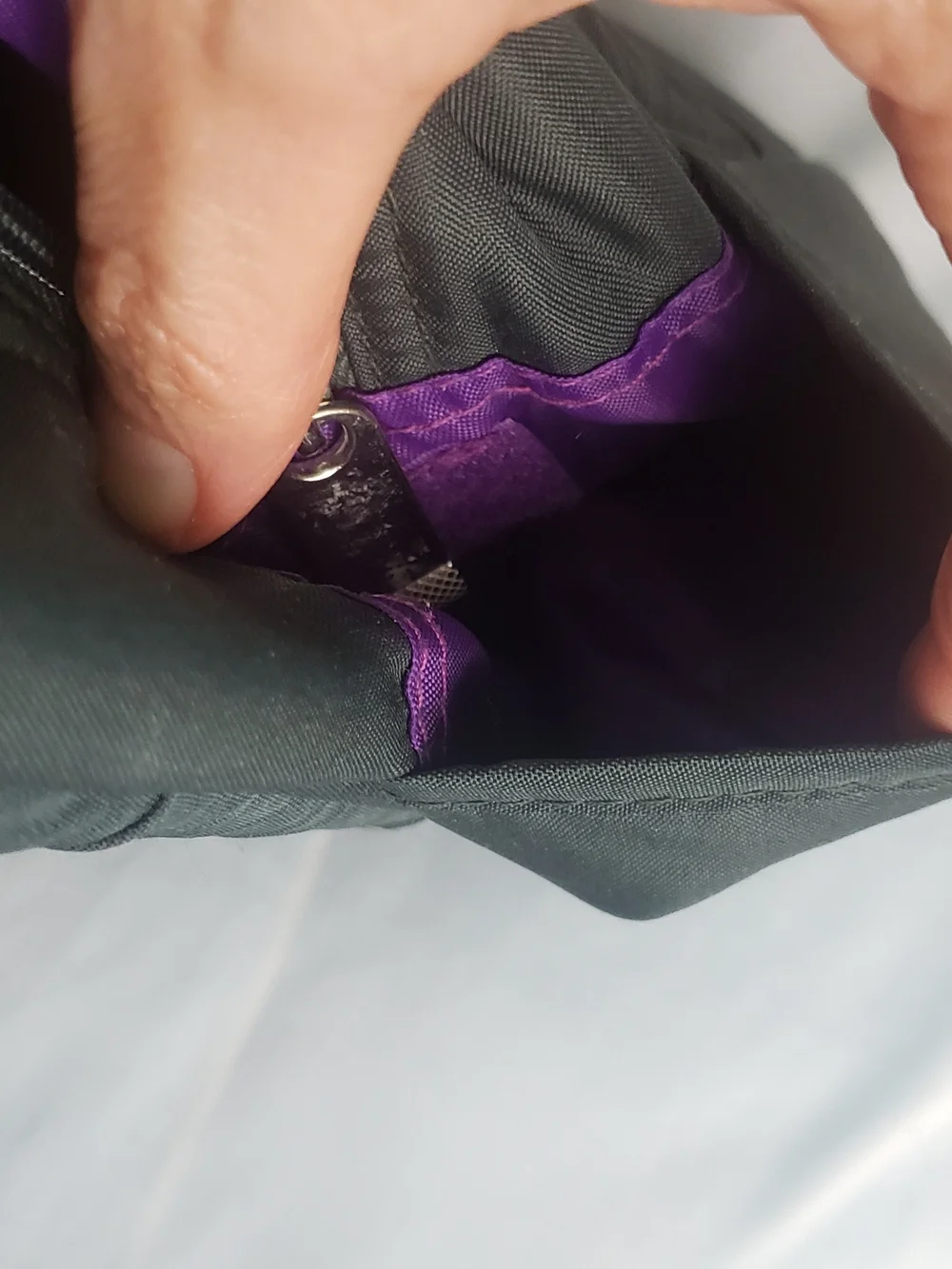 GAIAM Laptop Tablet Expandable Bag 7 Pockets